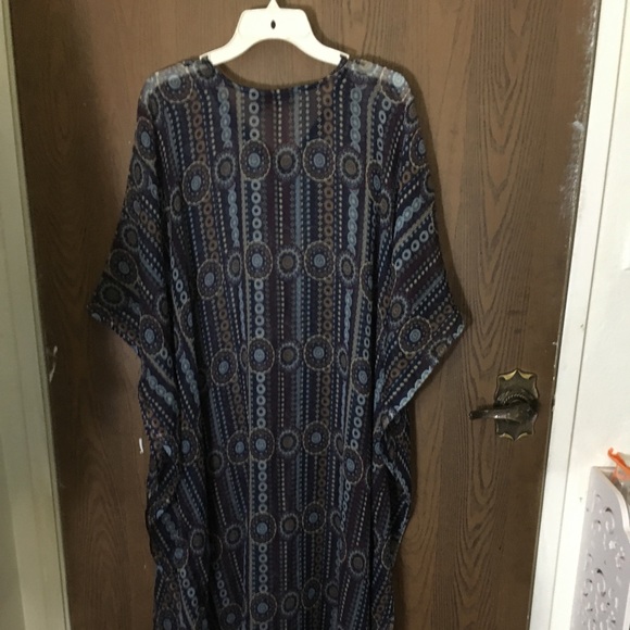 Beautiful Shawl/Afghan/Cover-up - Free size ✂️ - Picture 5 of 9